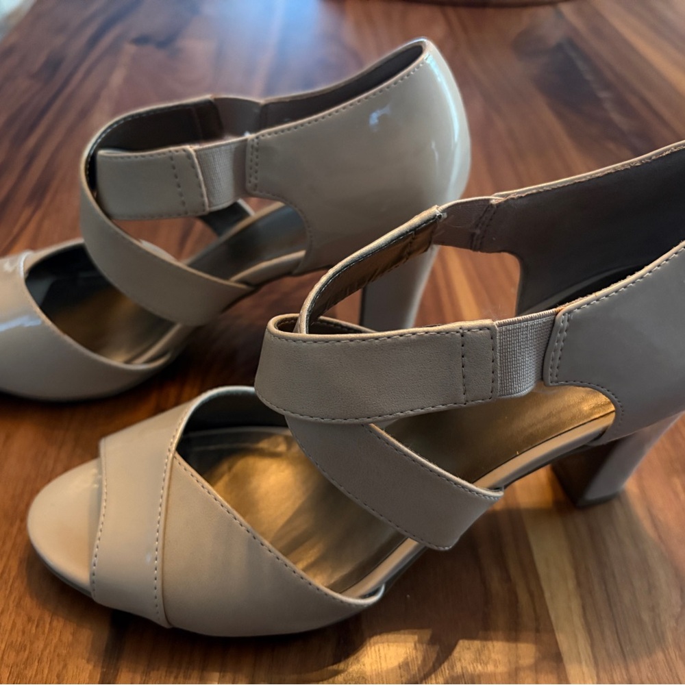 Life Stride Beige Strappy Heels